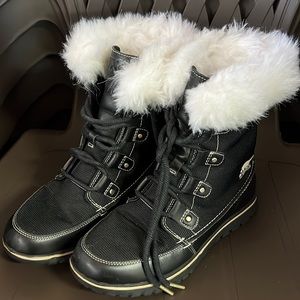 SOREL COZY JOAN X CELEBRATION LACE UP FAUX FUR BOOTS 8 EUC